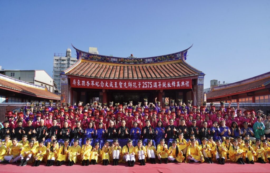 祭孔大典屏東書院登場 外籍生體驗傳統古禮文化 (1)_0