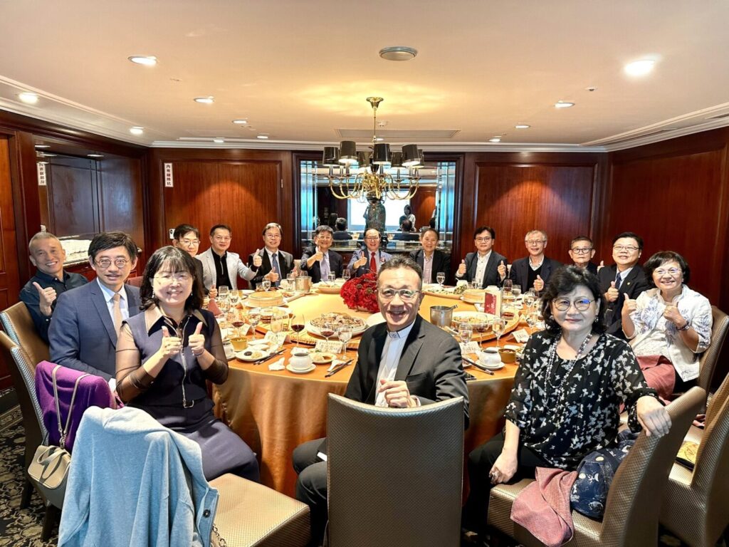 1.感恩晚宴全體大合照牌