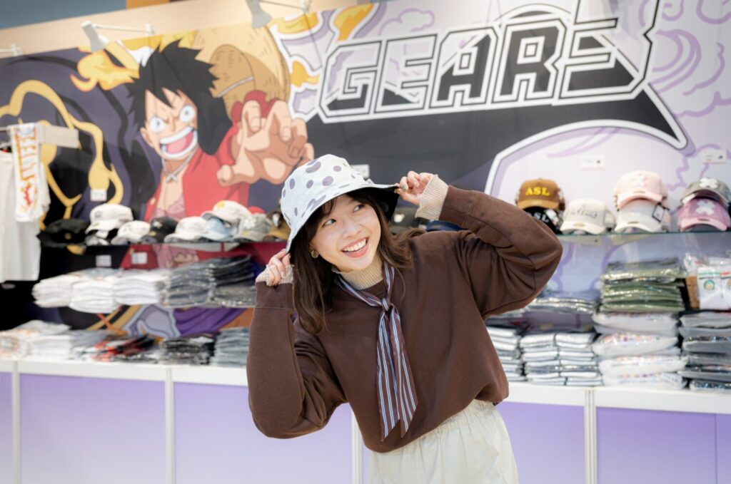 限定福袋、服飾配件、海報、吊飾等各類新品，千萬不可錯過，絕對讓你滿載而歸！（圖／夢時代提供）