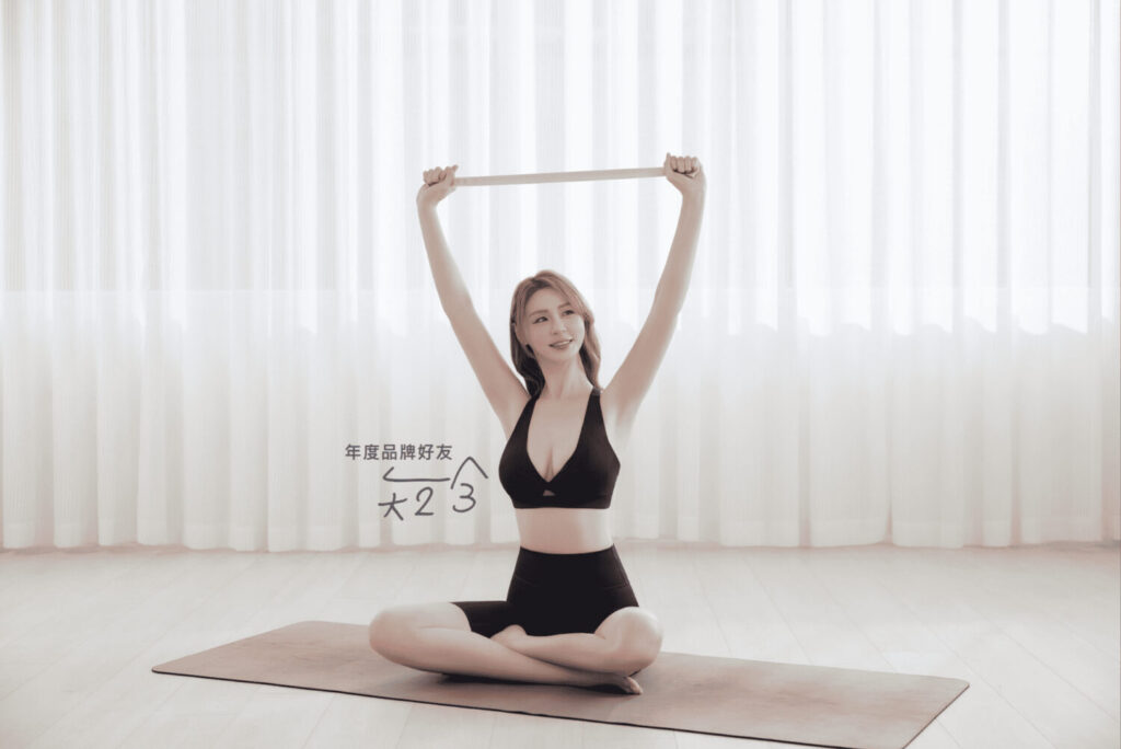 EASY SHOP[RUN] RUN 動感美型美背BRA TOP-經典黑(1680)_[RUN] RUN 動感美型運動五分褲-瑪瑙黑(1380)_0