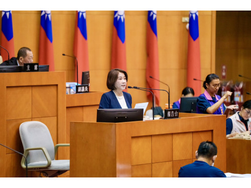 屏東縣長周春米施政總報告 五大主軸打造希望城市 宣布長者健保補助政策 屏東縣長周春米施政總報告 五大主軸打造希望城市 宣布長者健保補助政策