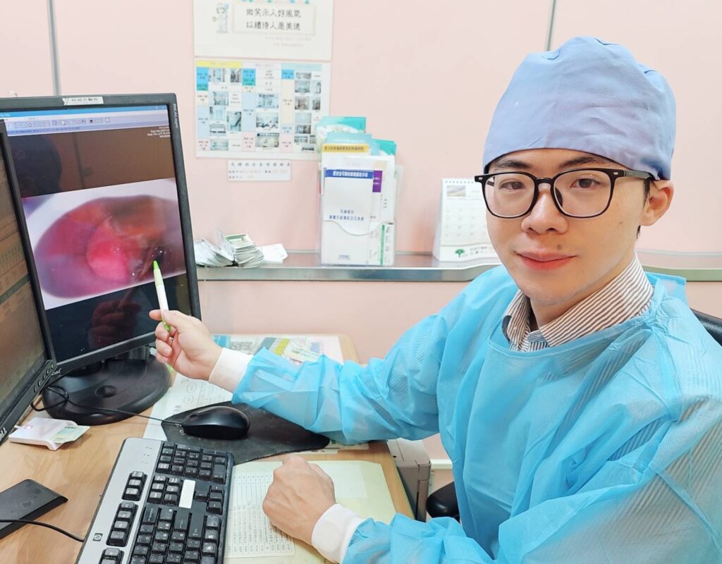 老師聲音沙啞上課用麥克風 學生像鴨子聽雷