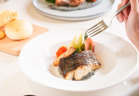 【新聞照4-1】Cozzi THE Roof餐廳於7月1日至8月31日推出「暑期餐飲優惠」，凡午餐或晚餐時段_