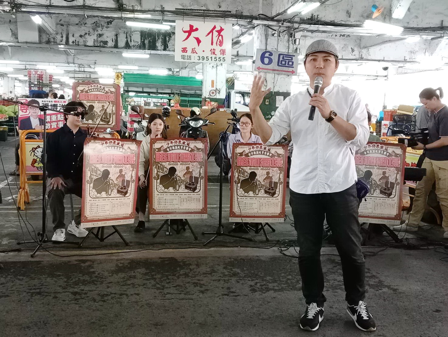 買菜驚喜聆賞四重奏演歌!  六藝快閃高雄果菜市場掀悠揚回憶殺