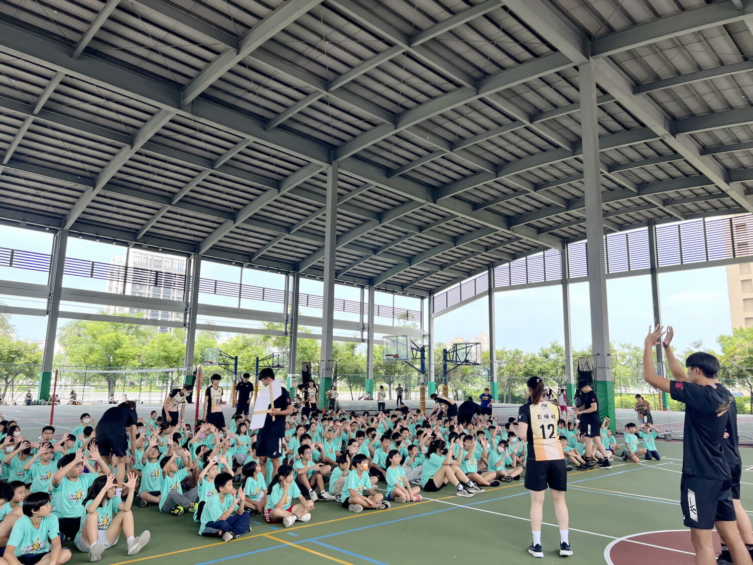 台電排球Fun電營高雄場熱鬧開跑  學童、家長暑假歡樂Fun電