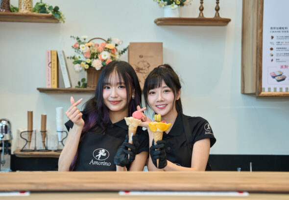 06-郭郭 衣宸出席法國頂級冰淇淋 Amorino亞洲首間品牌旗艦店開幕剪綵（鼎域控股股份有限公司 提供）