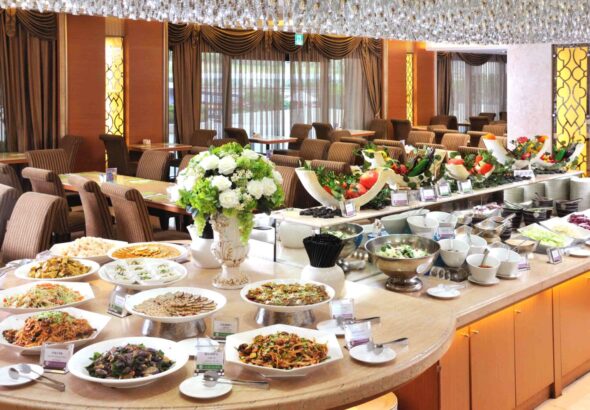 【義大天悅飯店】百匯自助餐廳中秋連假晚餐加碼BBQ吃到飽，豐富餐檯滿足親子團圓聚餐_0