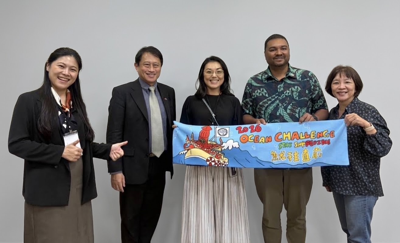 圖2_帛琉駐臺大使吳傑法（右二）親臨現場勉勵青年學子