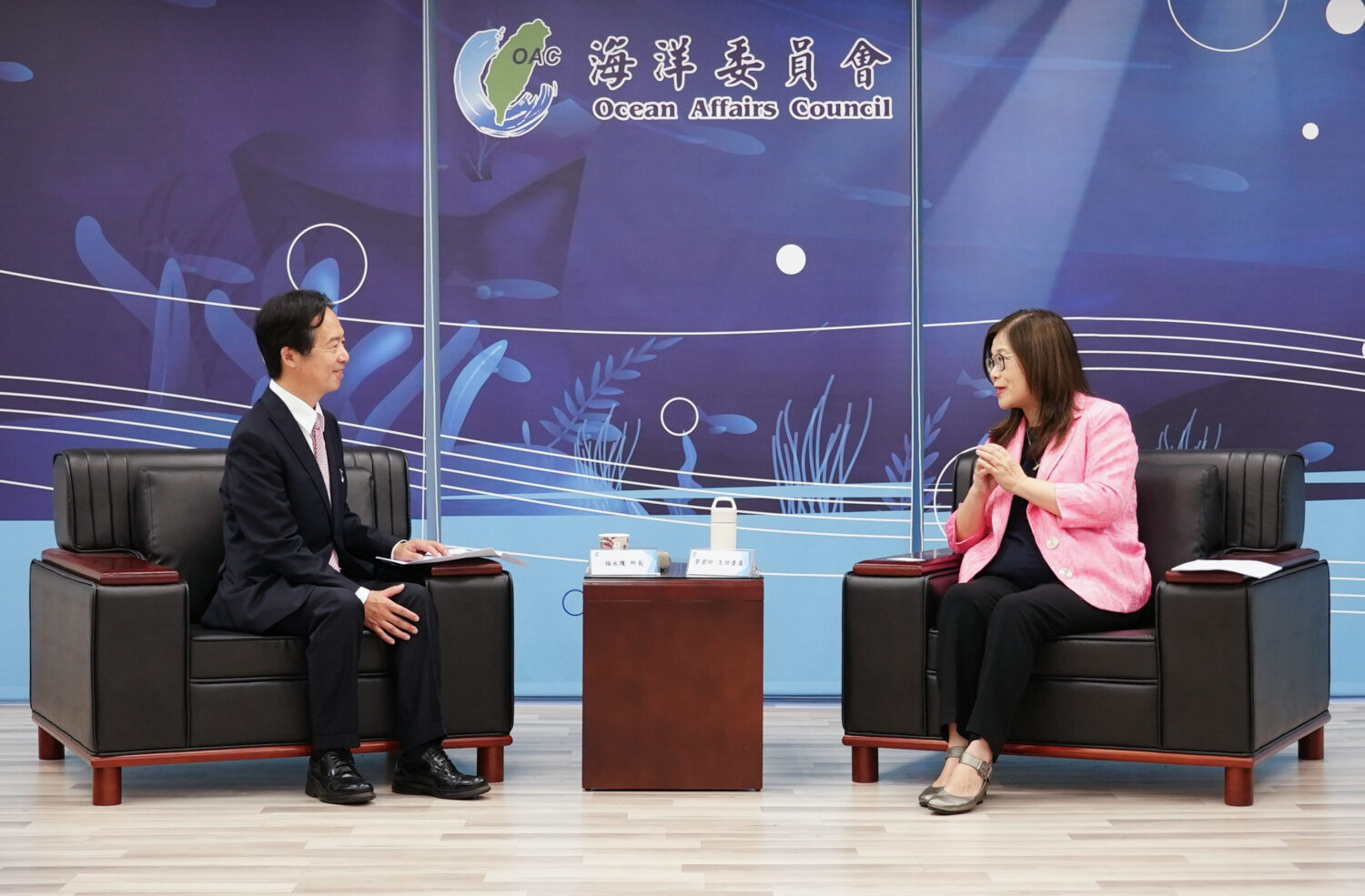圖一 海委會主委管碧玲與日本台灣交流協會新任所長福永護就臺日海洋安全、海洋環境保
