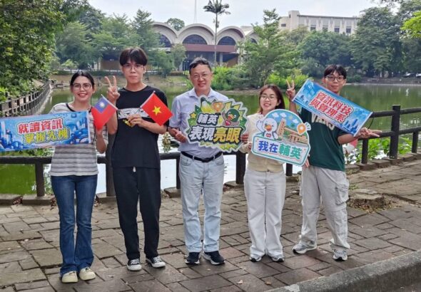 圖六阮青維和越南同鄉開心學習1