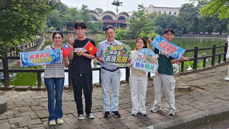 圖六阮青維和越南同鄉開心學習1