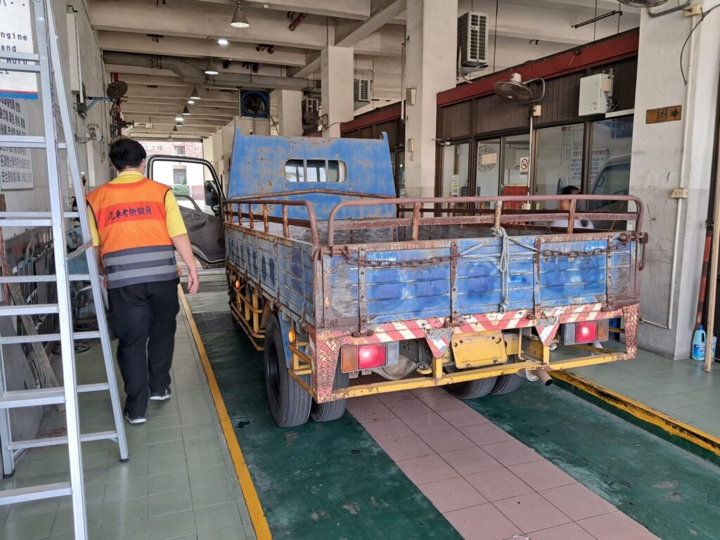 圖說1：小貨車檢驗
